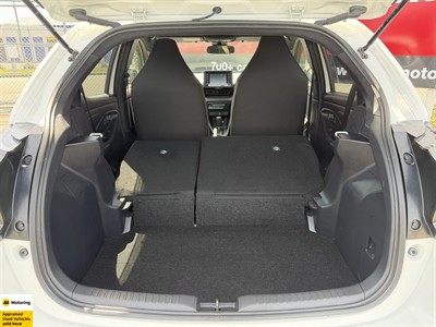 2020 Toyota Yaris - Thumbnail