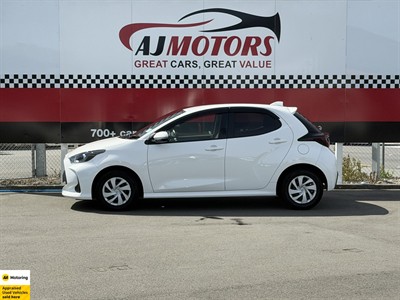 2020 Toyota Yaris - Thumbnail