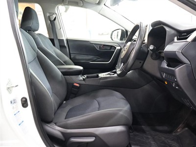 2022 Toyota RAV4 - Thumbnail