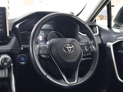 2022 Toyota RAV4 - Thumbnail