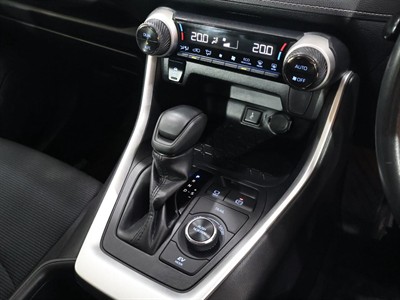 2022 Toyota RAV4 - Thumbnail