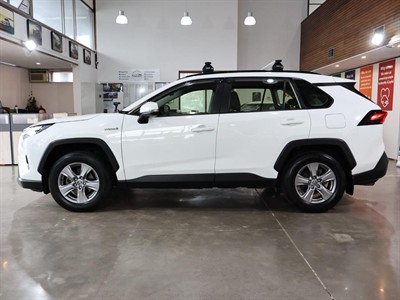 2022 Toyota RAV4 - Thumbnail