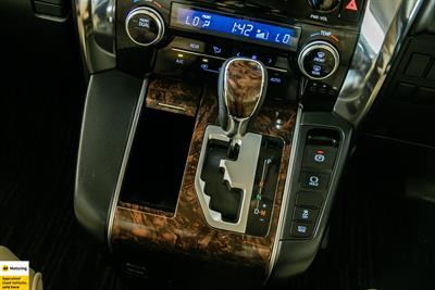 2020 Toyota Alphard - Thumbnail