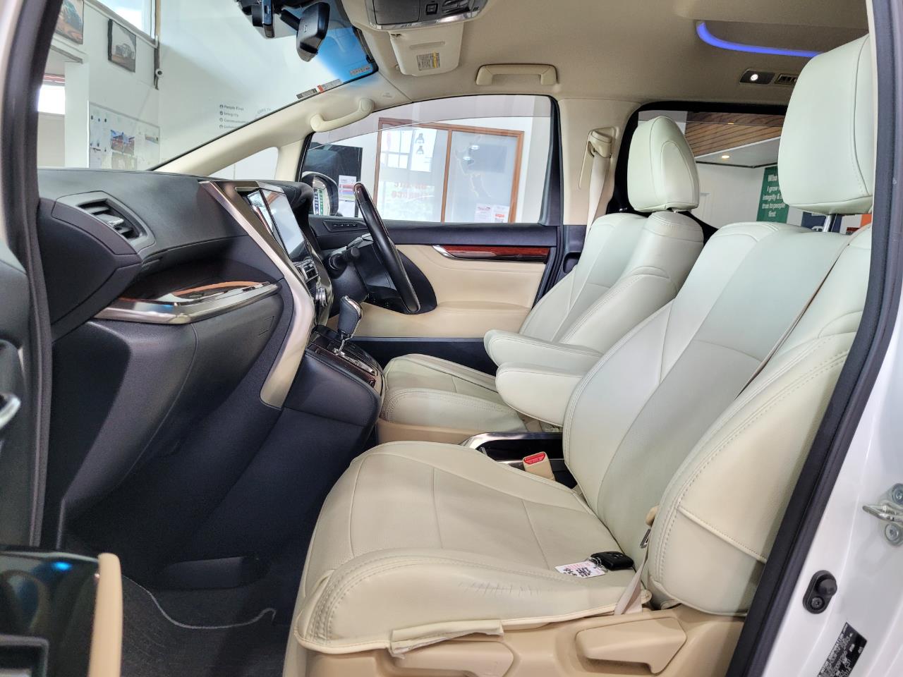2016 Toyota Vellfire