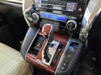 2016 Toyota Vellfire - Thumbnail