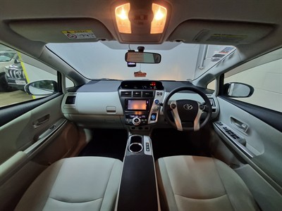 2013 Toyota Prius - Thumbnail