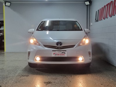 2013 Toyota Prius - Thumbnail