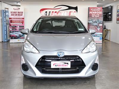 2015 Toyota Aqua - Thumbnail