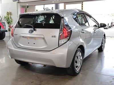 2015 Toyota Aqua - Thumbnail