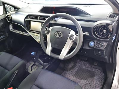 2015 Toyota Aqua - Thumbnail