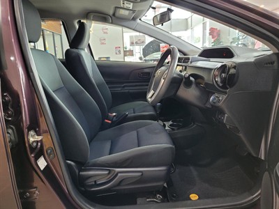 2015 Toyota Aqua - Thumbnail