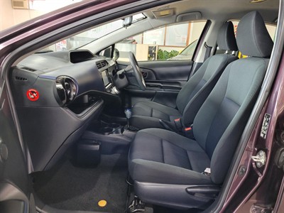 2015 Toyota Aqua - Thumbnail