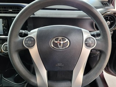 2015 Toyota Aqua - Thumbnail