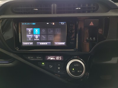 2015 Toyota Aqua - Thumbnail