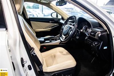 2014 Lexus IS 4D - Thumbnail