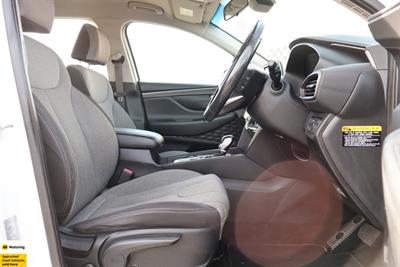 2019 Hyundai Santa Fe - Thumbnail