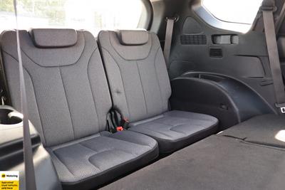 2019 Hyundai Santa Fe - Thumbnail