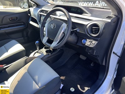 2013 Toyota Aqua - Thumbnail