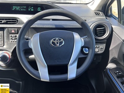 2013 Toyota Aqua - Thumbnail