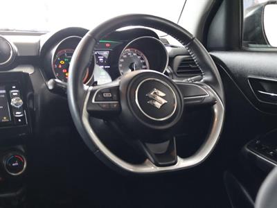 2017 Suzuki Swift - Thumbnail