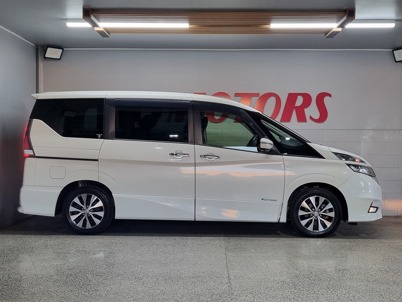 2017 Nissan Serena