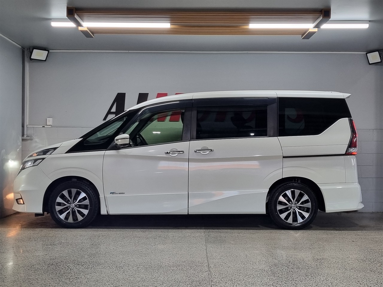 2017 Nissan Serena