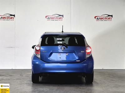 2013 Toyota Aqua - Thumbnail