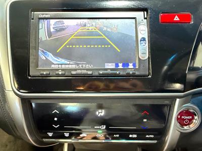 2014 Honda Grace - Thumbnail