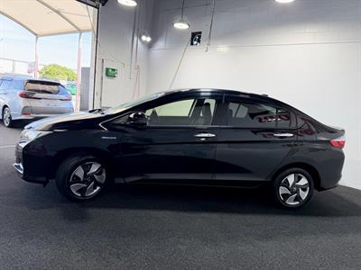 2014 Honda Grace - Thumbnail