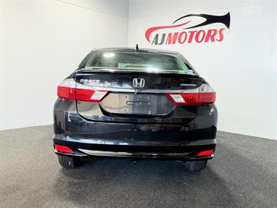 2014 Honda Grace - Thumbnail
