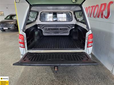 2018 Mitsubishi Triton - Thumbnail