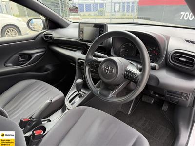 2021 Toyota Yaris - Thumbnail