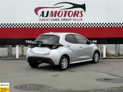 2021 Toyota Yaris - Thumbnail