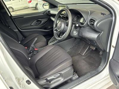 2021 Toyota Yaris - Thumbnail