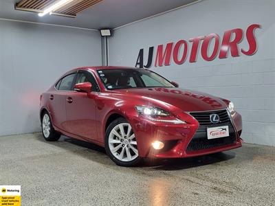 2013 Lexus IS 300h