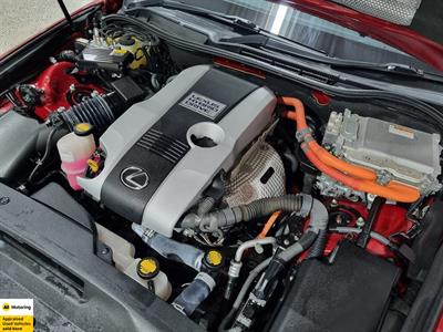 2013 Lexus IS 300h - Thumbnail