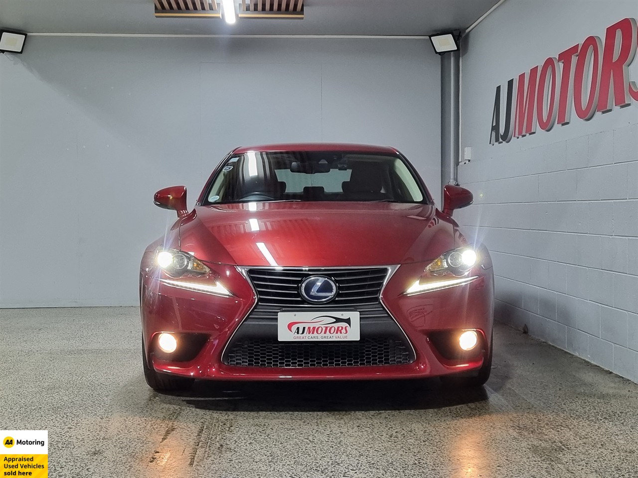 2013 Lexus IS 300h