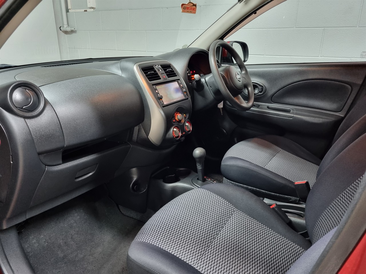 2016 Nissan March
