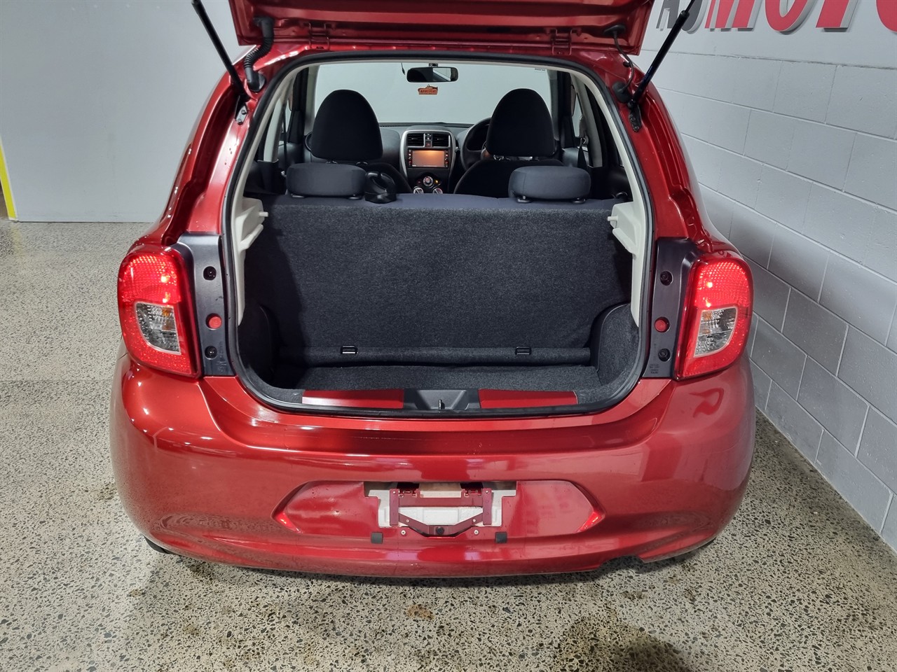 2016 Nissan March