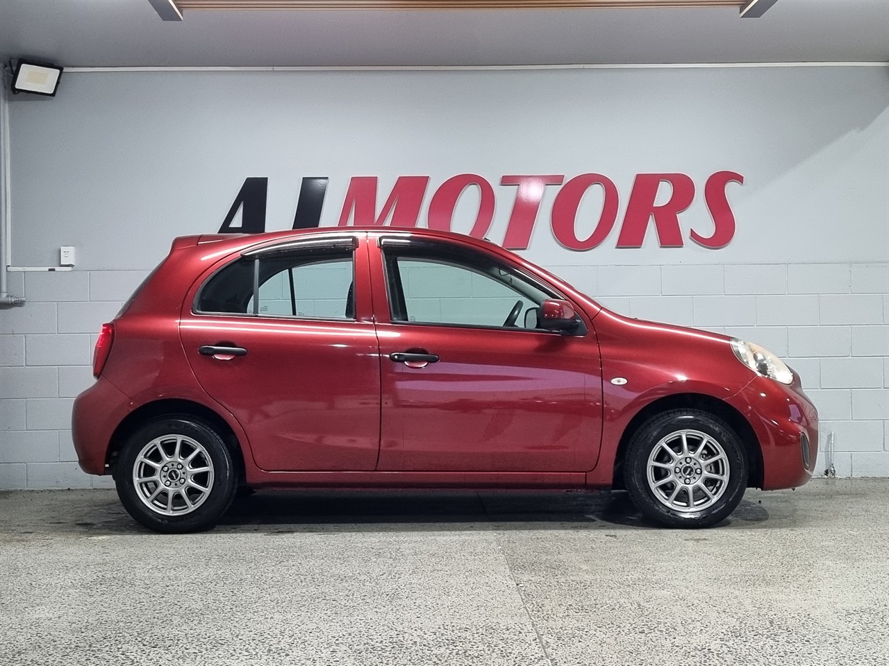 2016 Nissan March