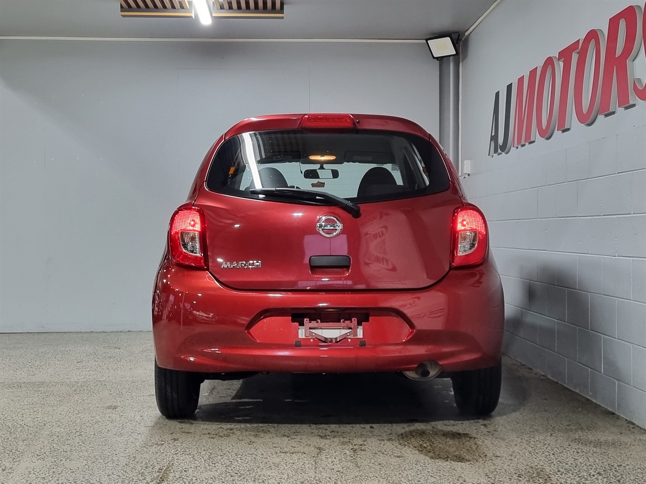 2016 Nissan March