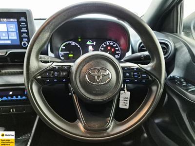 2021 Toyota Yaris - Thumbnail