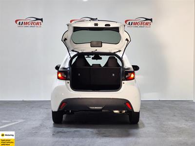 2021 Toyota Yaris - Thumbnail