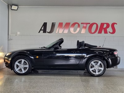 2005 Mazda Roadster - Thumbnail