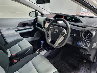 2012 Toyota Aqua - Thumbnail