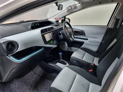 2012 Toyota Aqua - Thumbnail