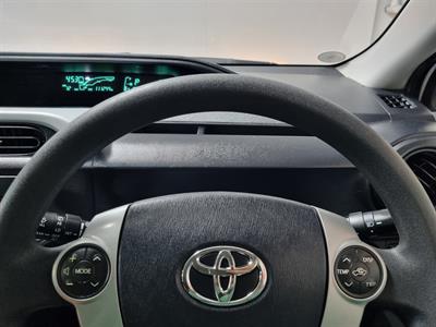 2012 Toyota Aqua - Thumbnail