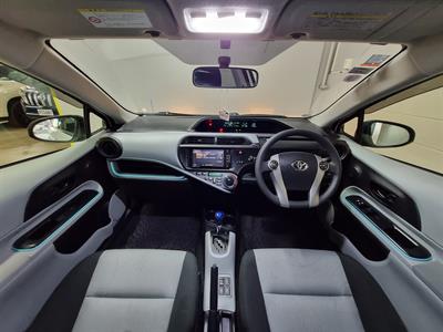 2012 Toyota Aqua - Thumbnail