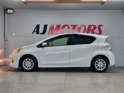 2012 Toyota Aqua - Thumbnail