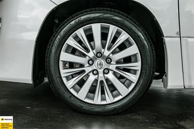 2013 Toyota Vellfire - Thumbnail